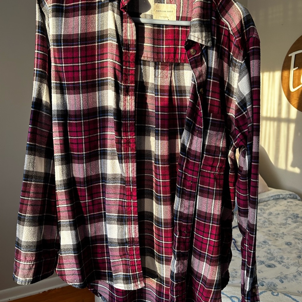 American Eagle Flannel Button up Shirt - Size Large